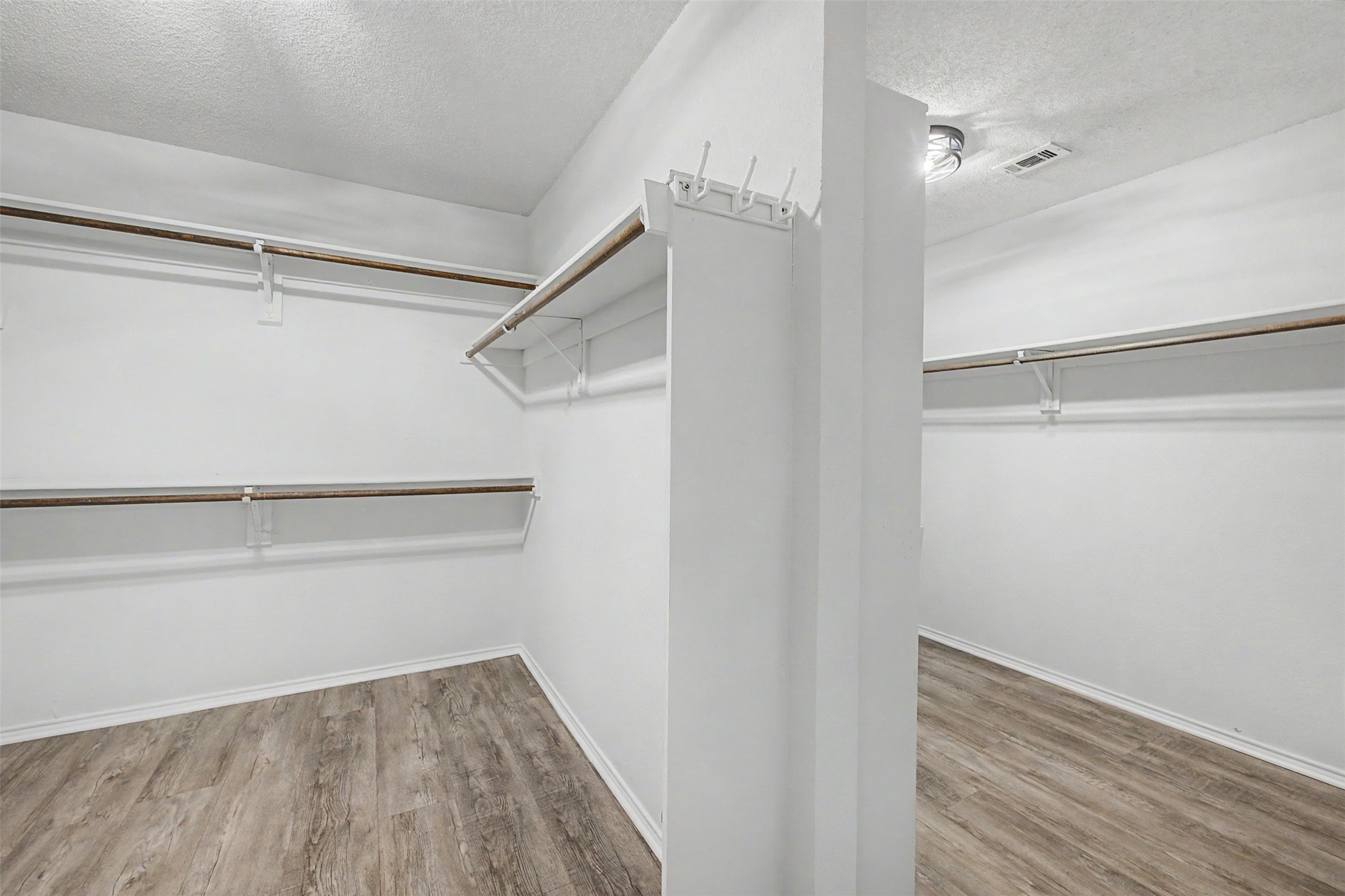 1810 Haydenbend Circle Grapevine TX 76051