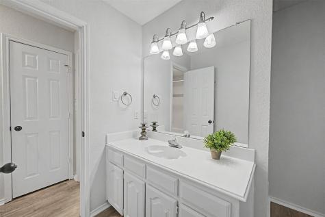 1810 Haydenbend Circle Grapevine TX 76051