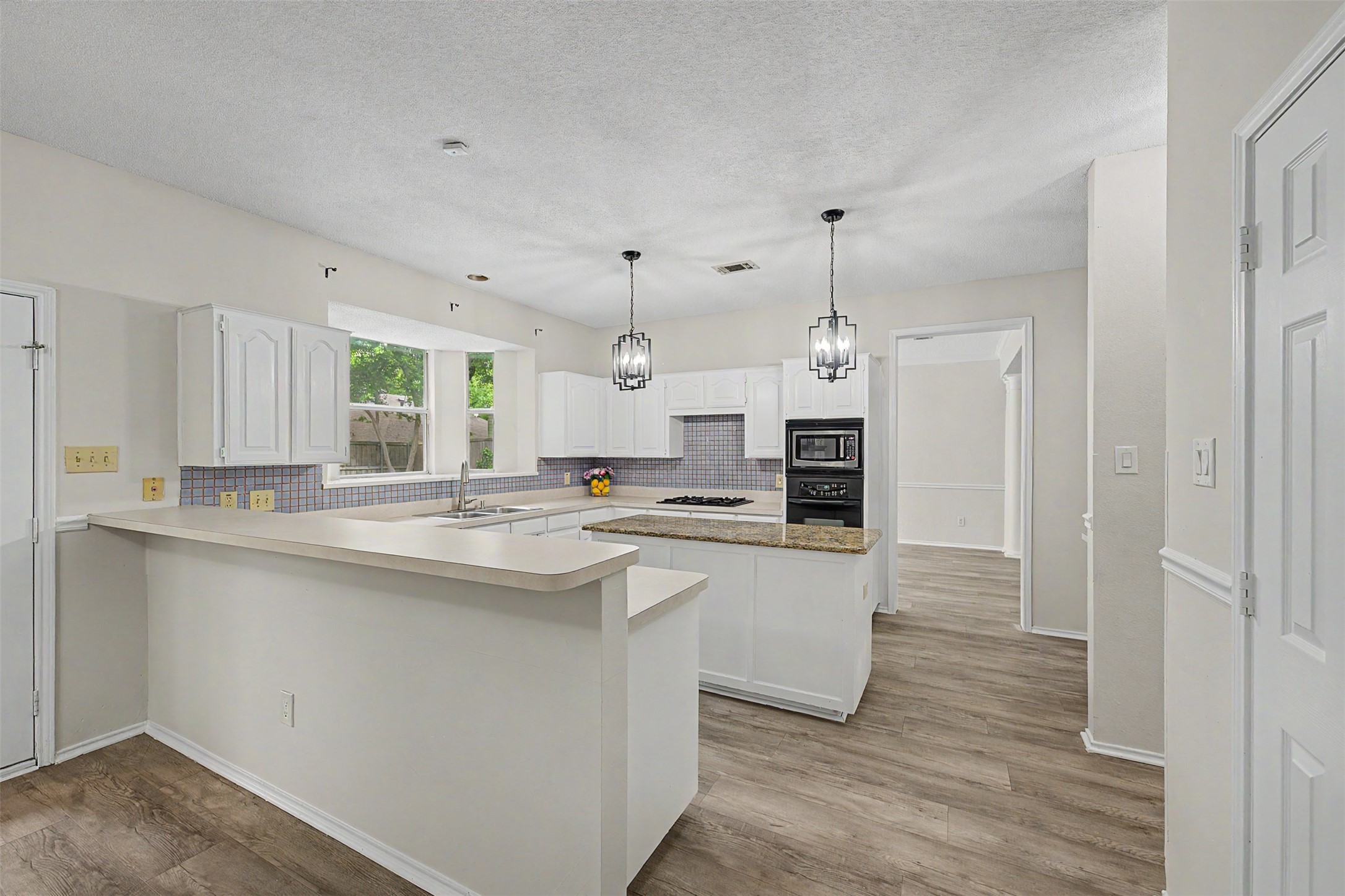1810 Haydenbend Circle Grapevine TX 76051