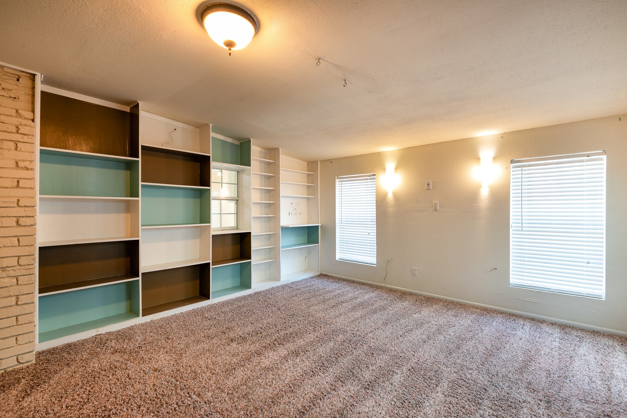 5731 Mona Lane Dallas TX 75236