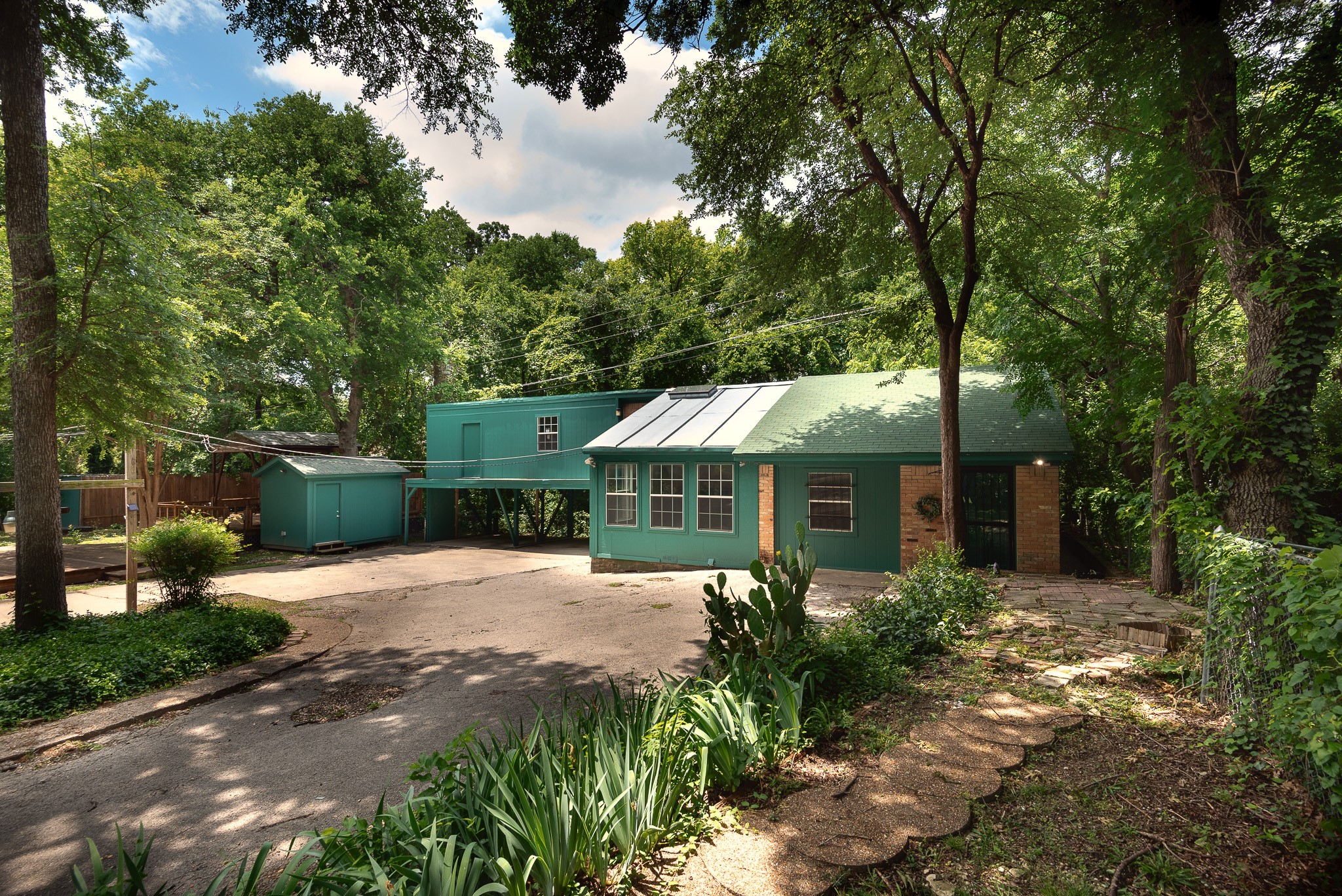 5731 Mona Lane Dallas TX 75236
