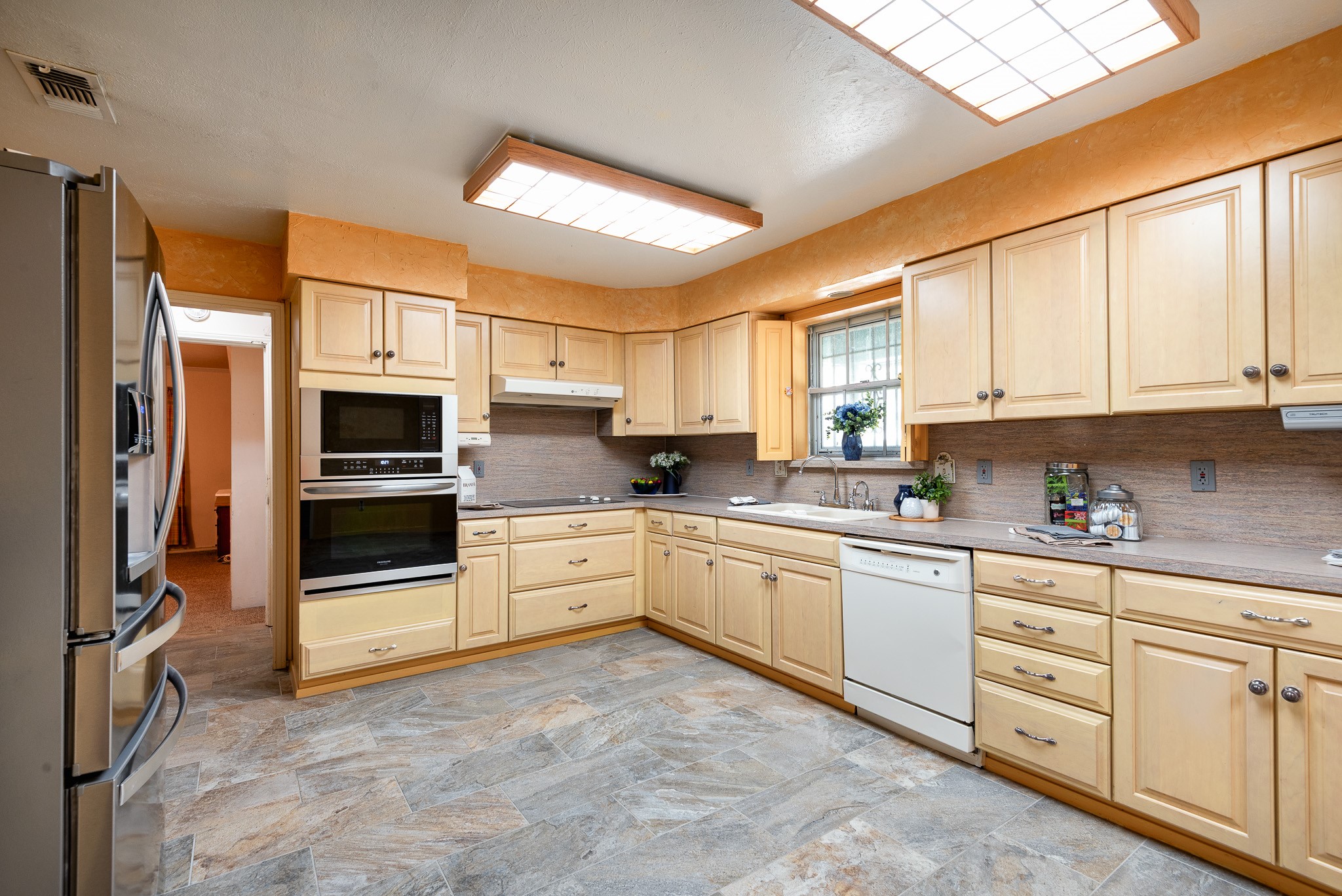 5731 Mona Lane Dallas TX 75236