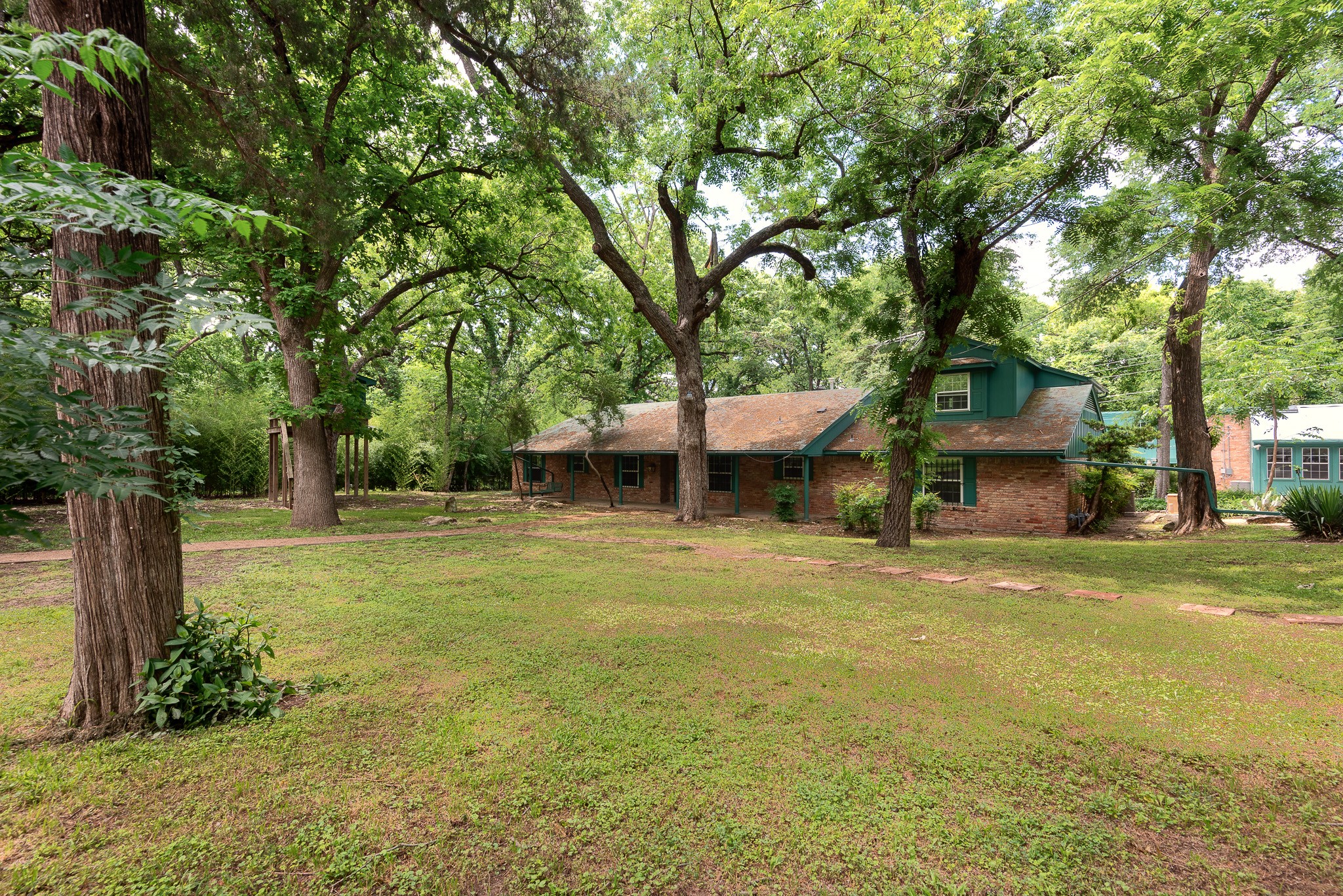 5731 Mona Lane Dallas TX 75236