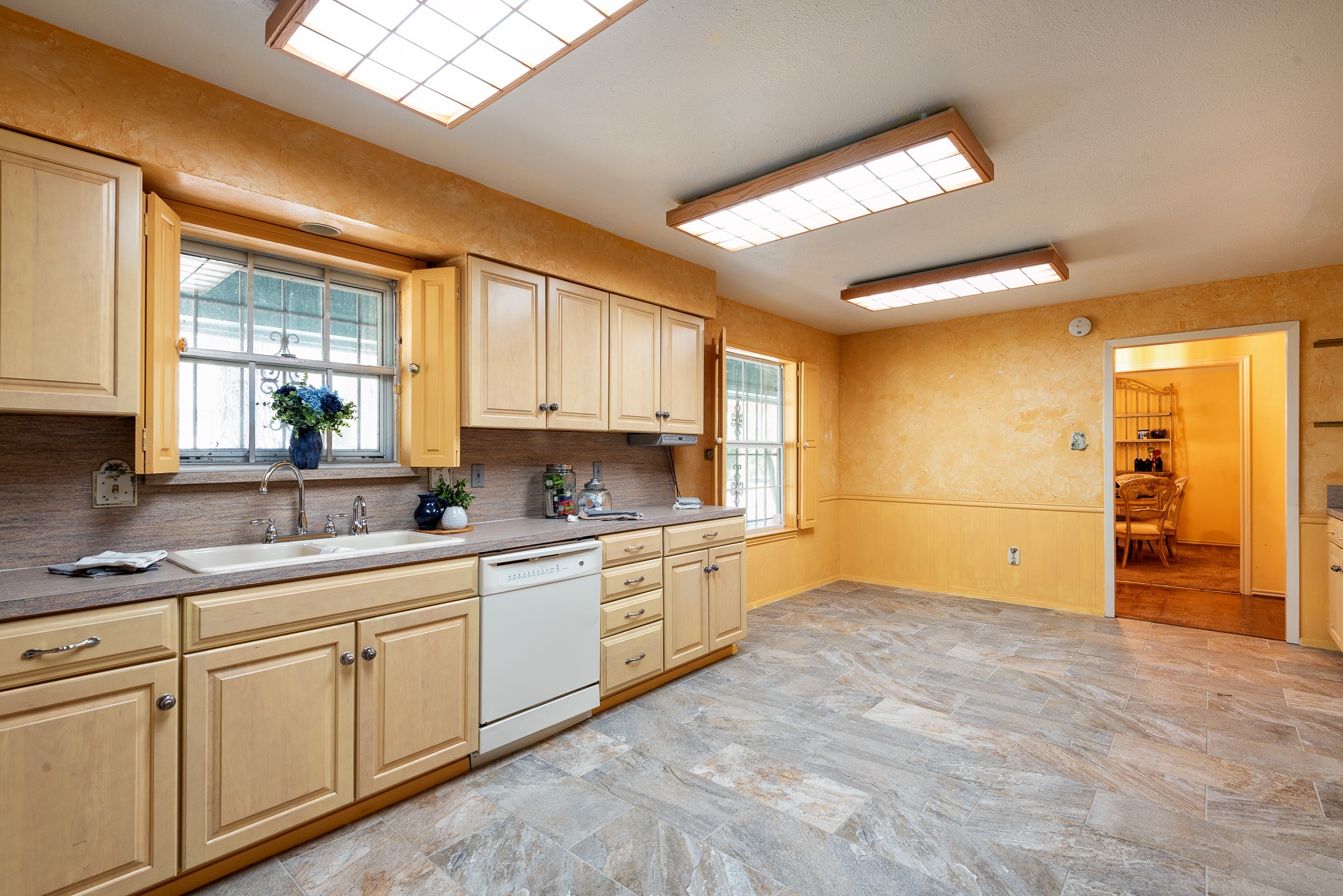 5731 Mona Lane Dallas TX 75236