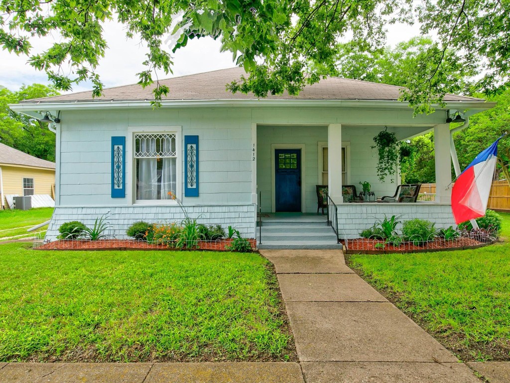 1412 N Robinson Street Cleburne TX 76031