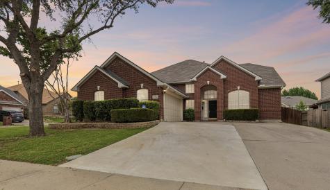 7752 Parkwood Plaza Drive Fort Worth TX 76137