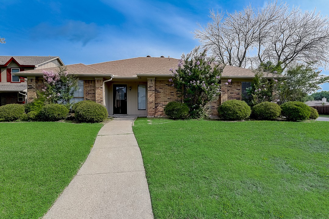 405 Kingsbridge Court Garland TX 75040