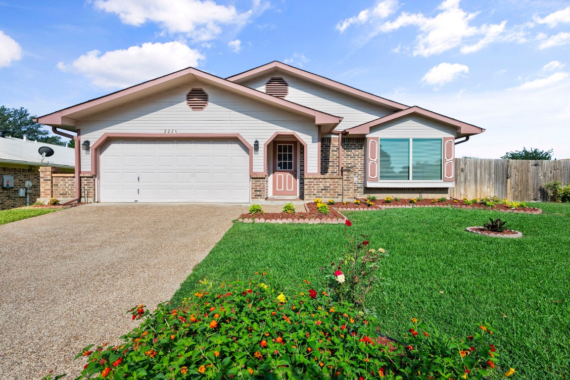 2224 Homecraft Lane Bedford TX 76021