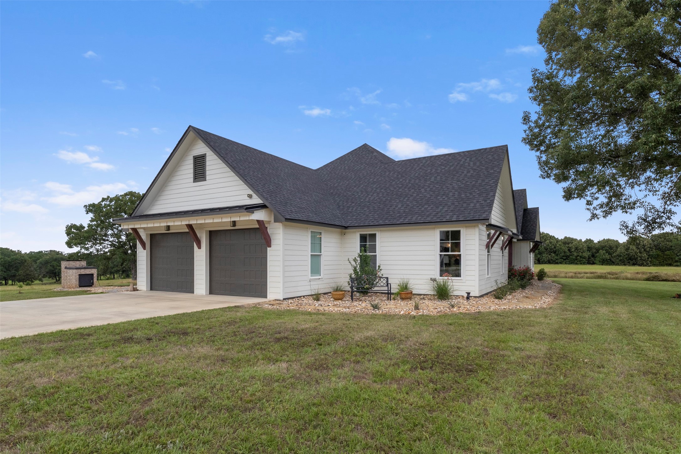 2408 Vz County Road 3104 Edgewood TX 75117