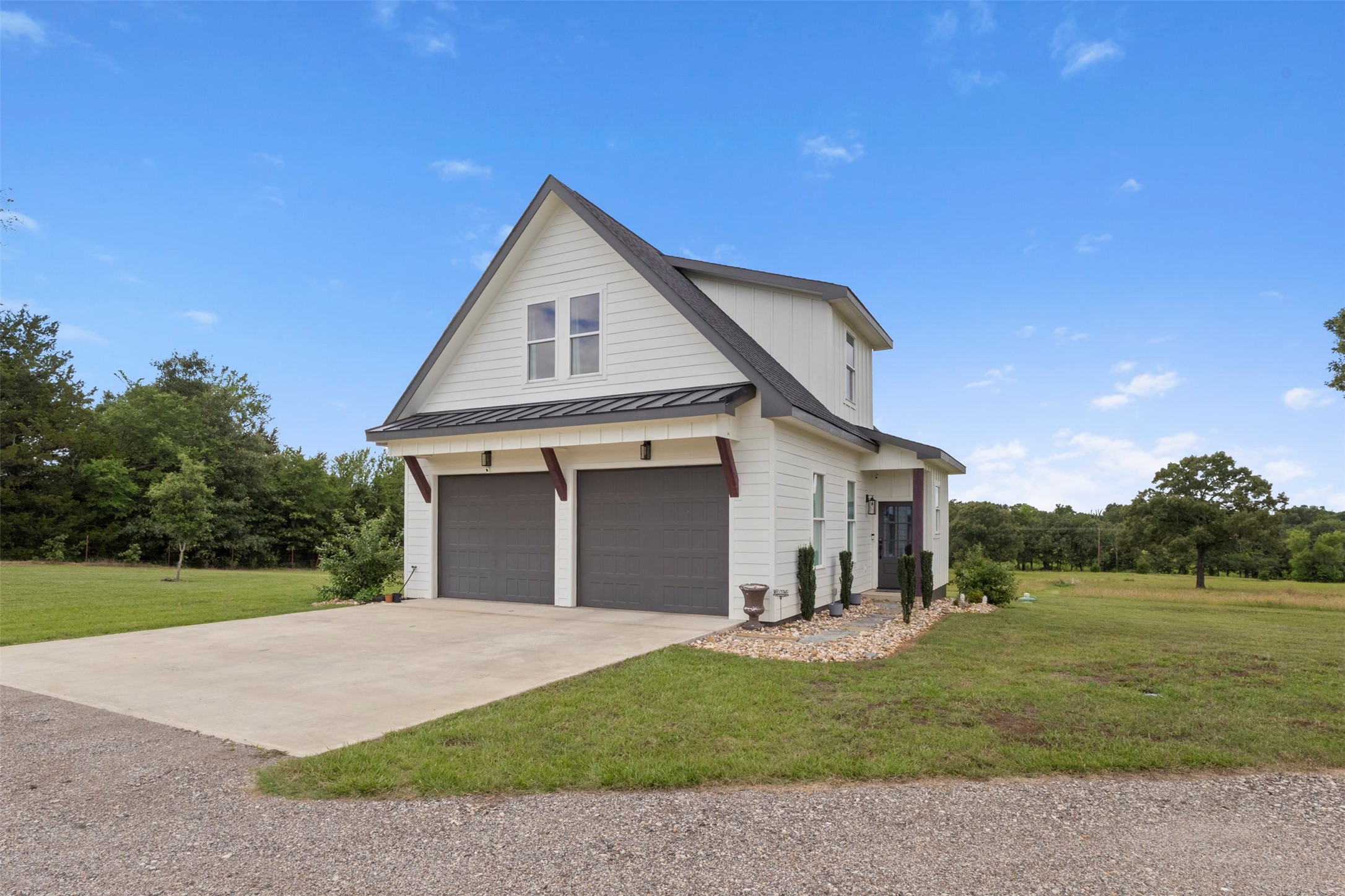 2408 Vz County Road 3104 Edgewood TX 75117