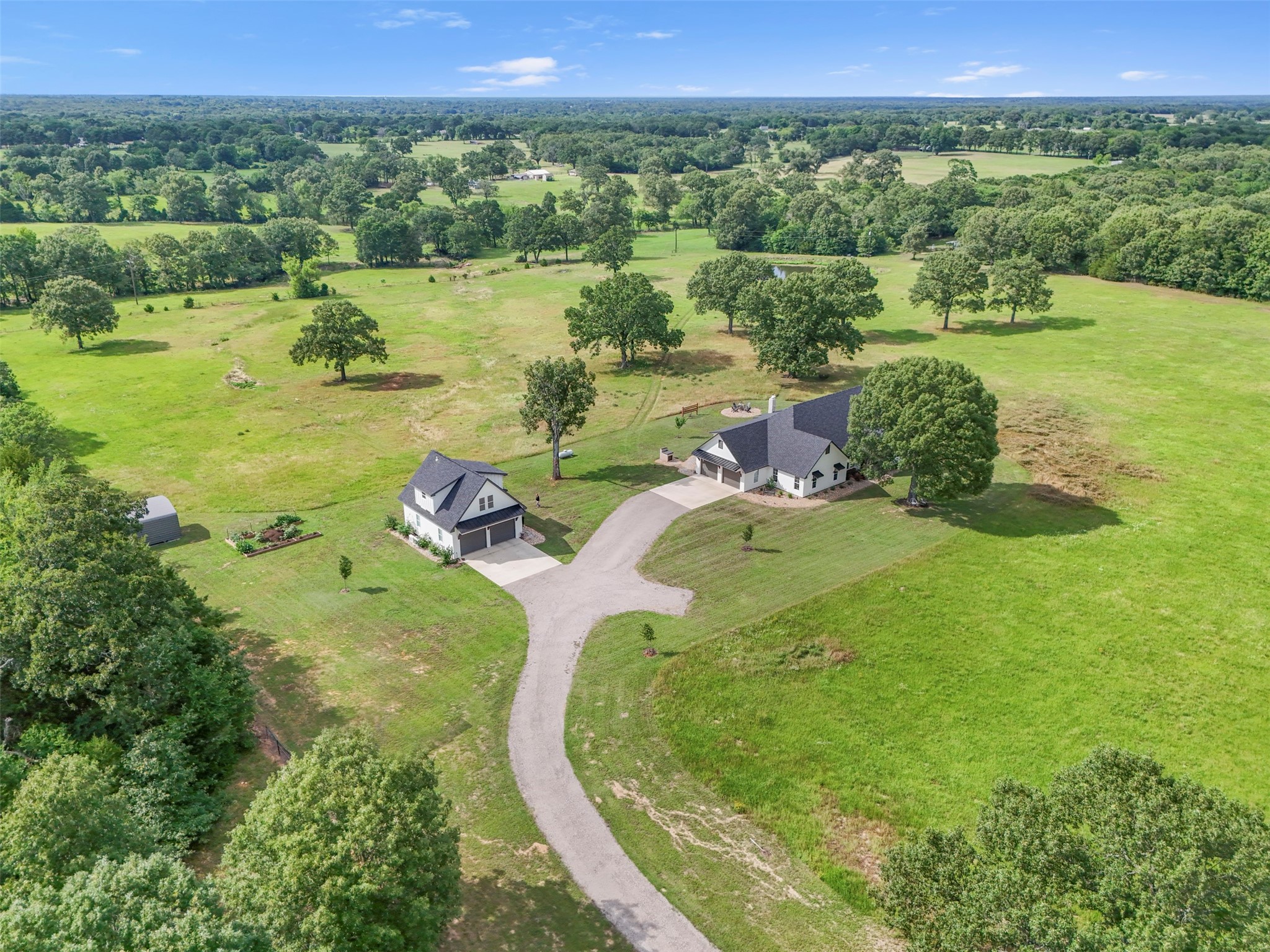 2408 Vz County Road 3104 Edgewood TX 75117
