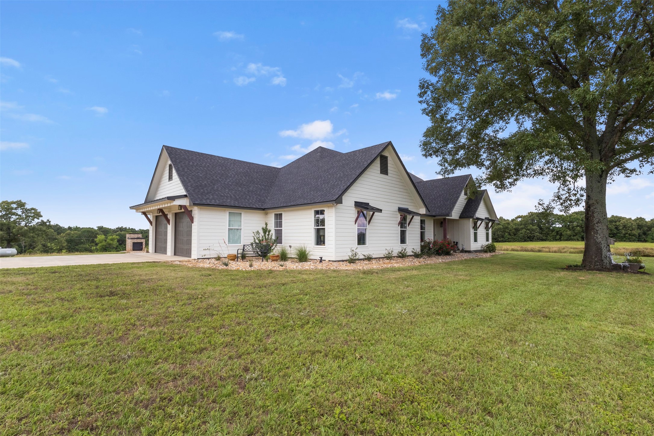 2408 Vz County Road 3104 Edgewood TX 75117