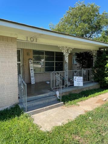 101 W Allen Avenue Godley TX 76044
