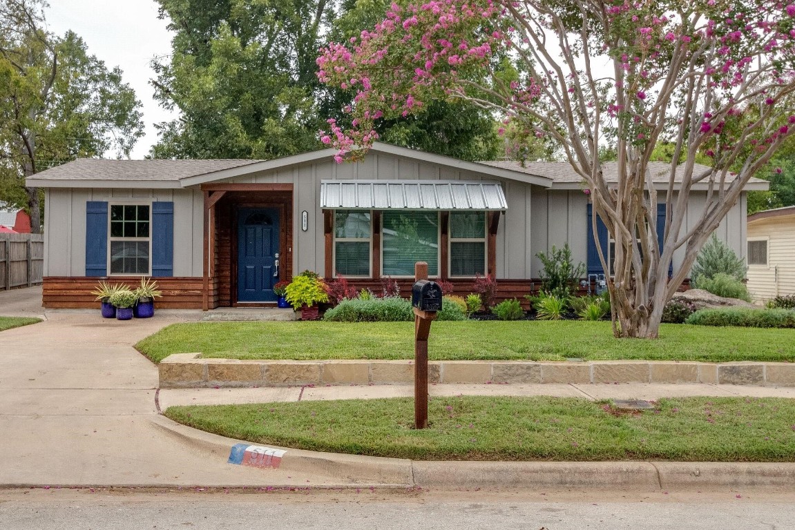 511 Bluebonnet Drive Hurst TX 76053