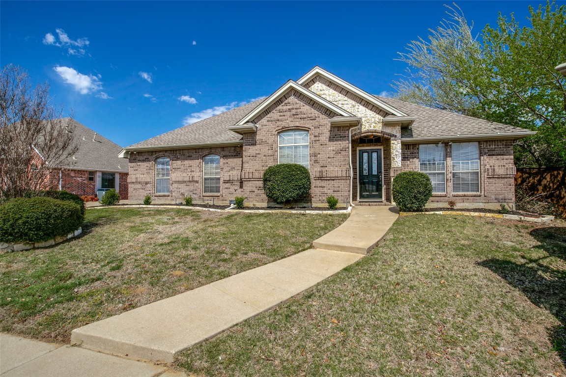 9215 Edgemont Drive North Richland Hills TX 76182
