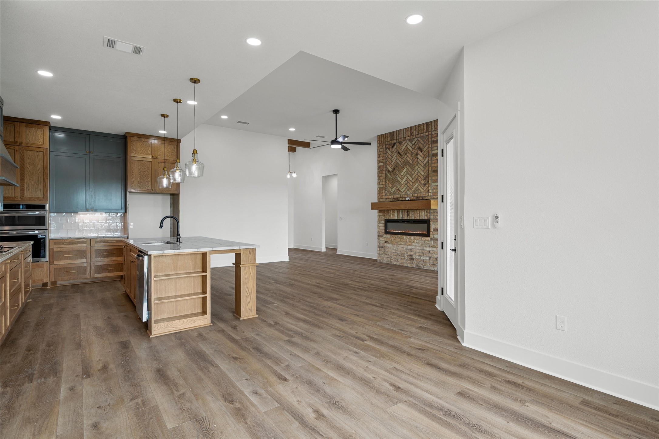 1337 Red Rock Road Hewitt TX 76643
