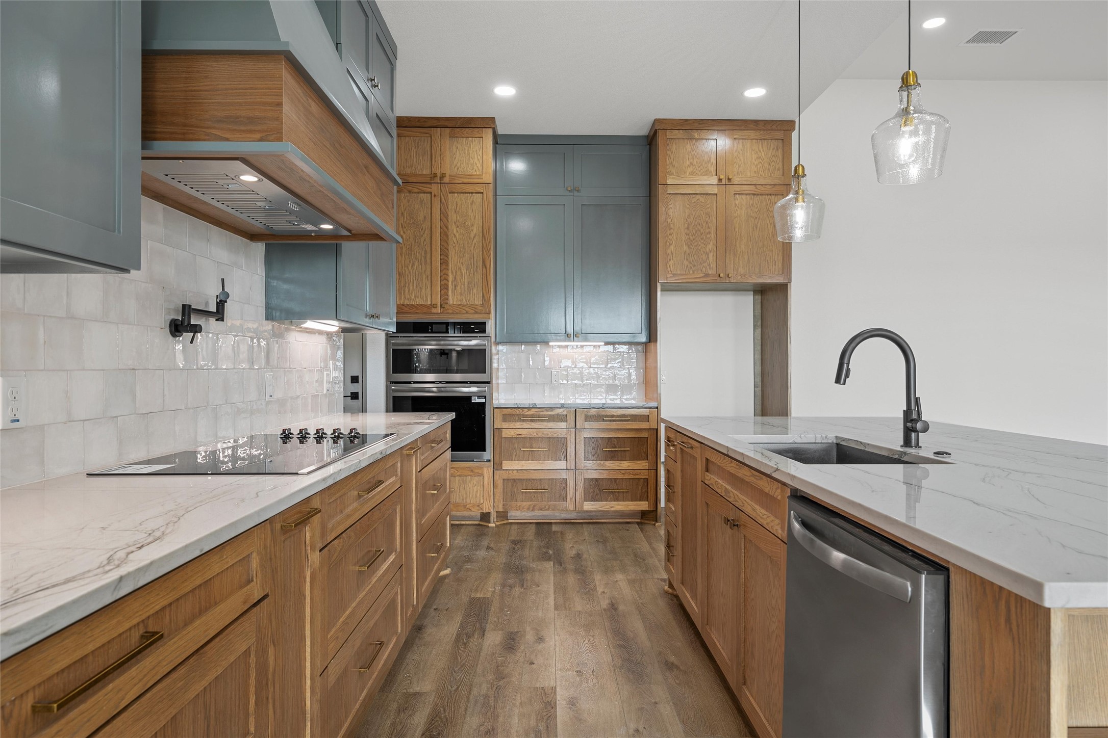 1337 Red Rock Road Hewitt TX 76643