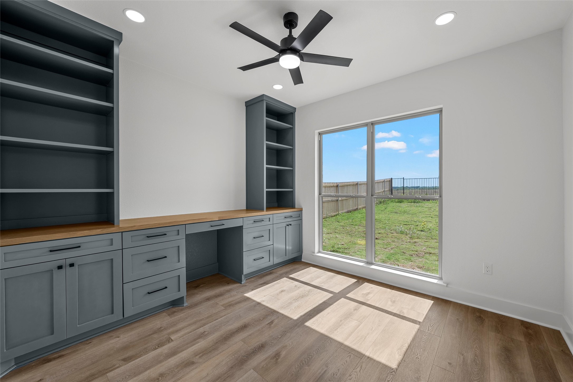 1337 Red Rock Road Hewitt TX 76643