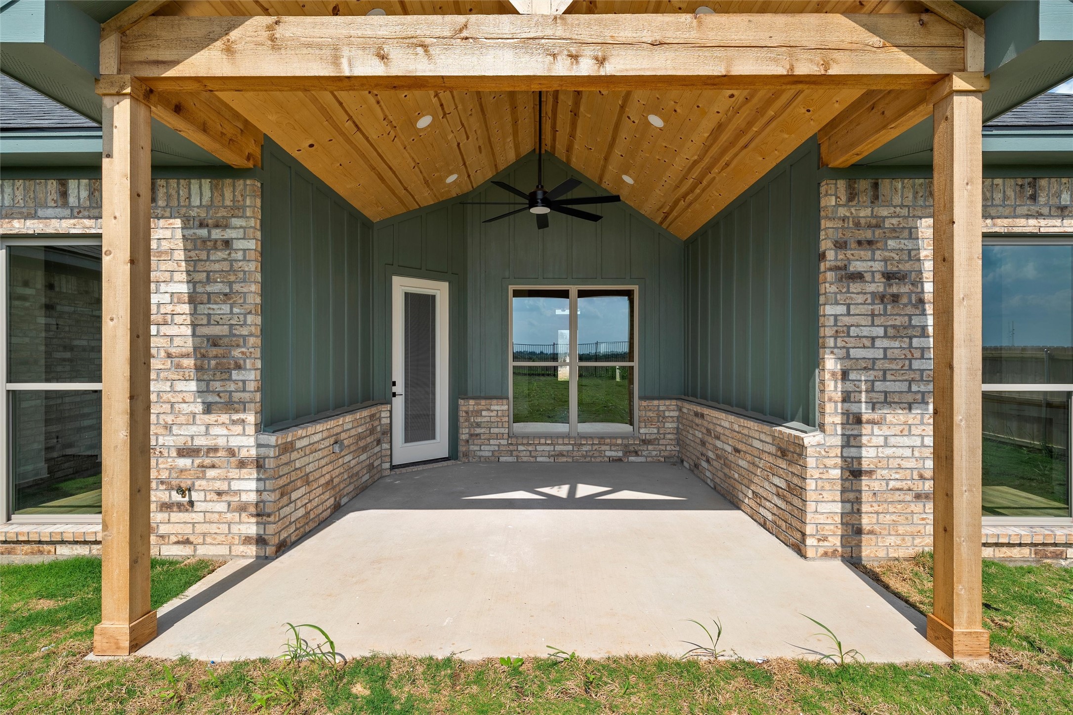 1337 Red Rock Road Hewitt TX 76643