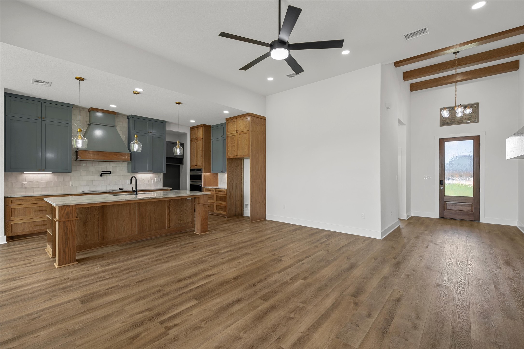 1337 Red Rock Road Hewitt TX 76643