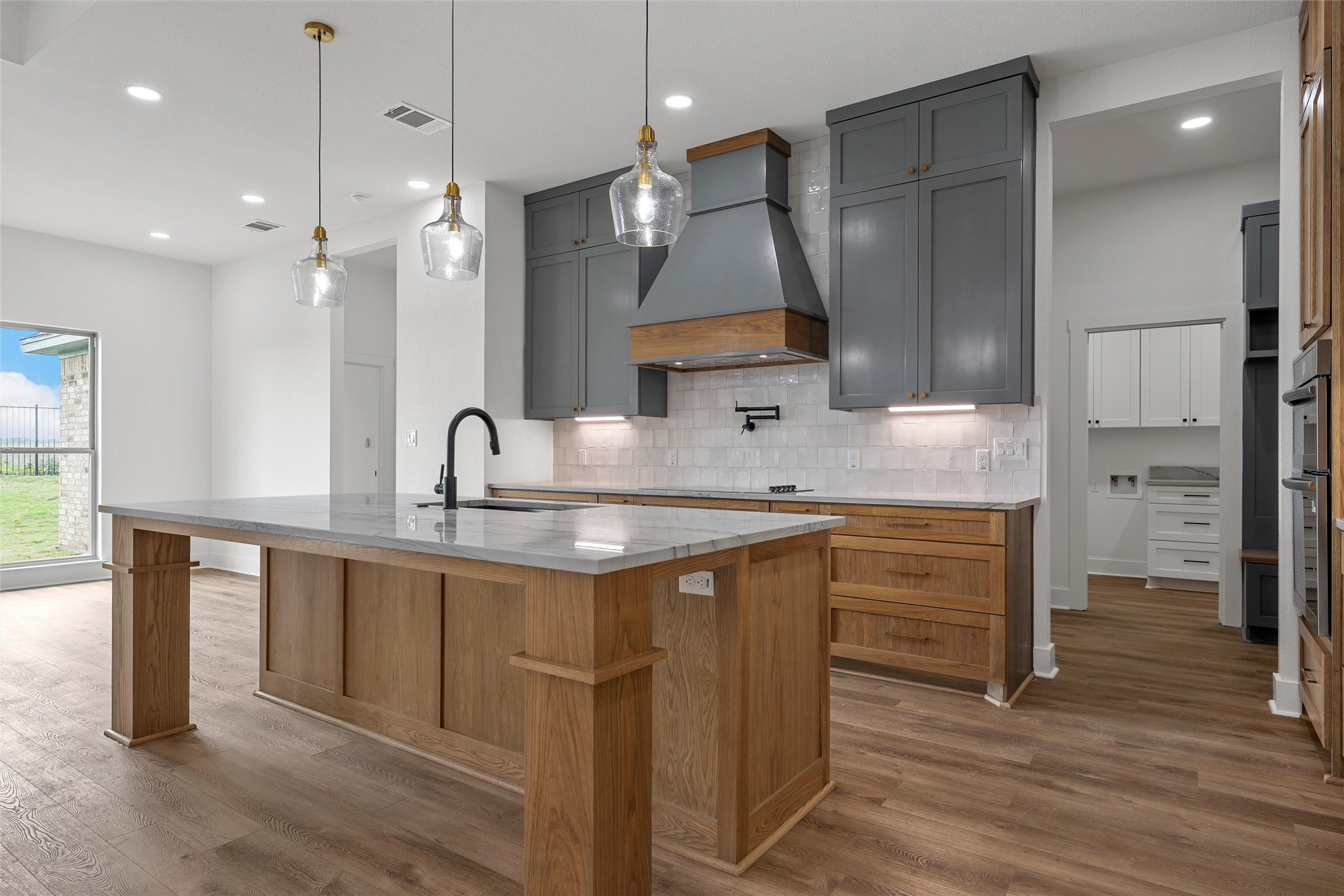 1337 Red Rock Road Hewitt TX 76643