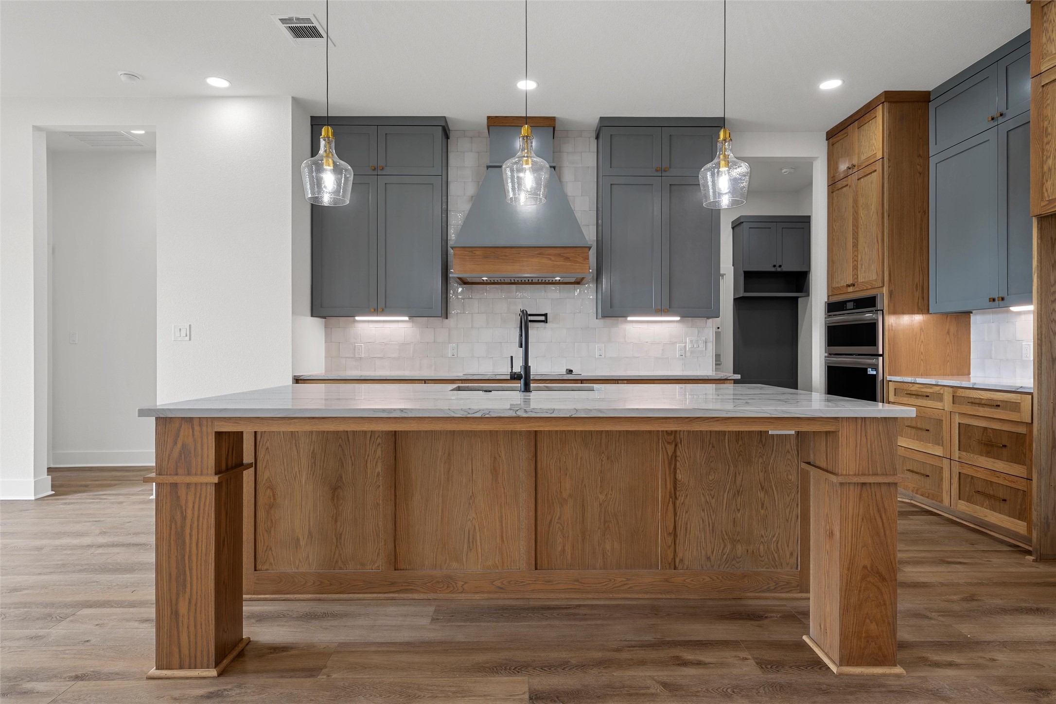 1337 Red Rock Road Hewitt TX 76643