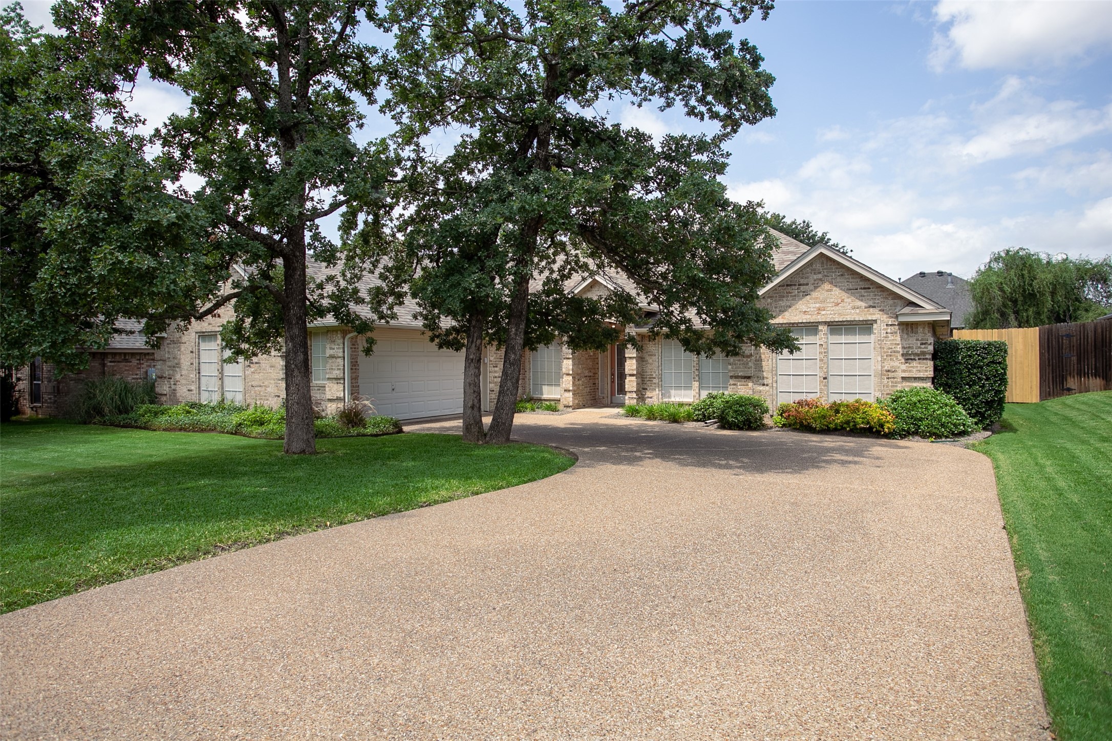 1015 Oak Hill Park Kennedale TX 76060