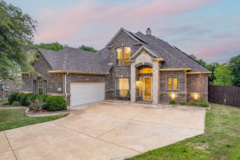 2812 Windy Point Drive Grand Prairie TX 75052