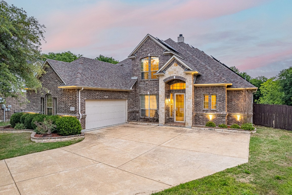 2812 Windy Point Drive Grand Prairie TX 75052