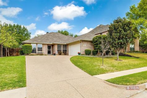 10516 Stonehill Drive Benbrook TX 76126