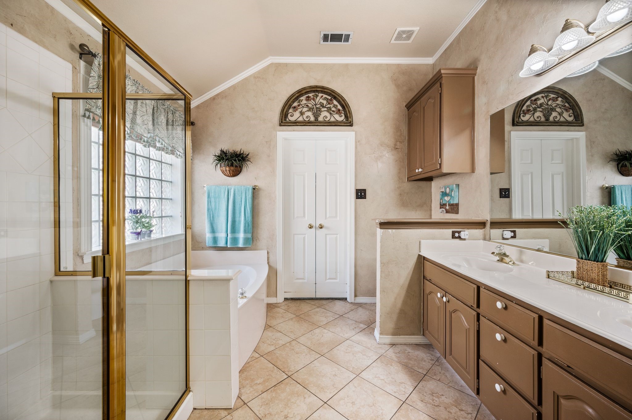 2732 Crystal Glenn Circle Hurst TX 76054