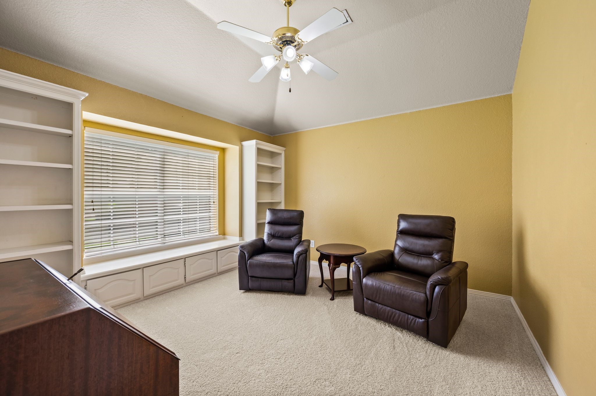 2732 Crystal Glenn Circle Hurst TX 76054