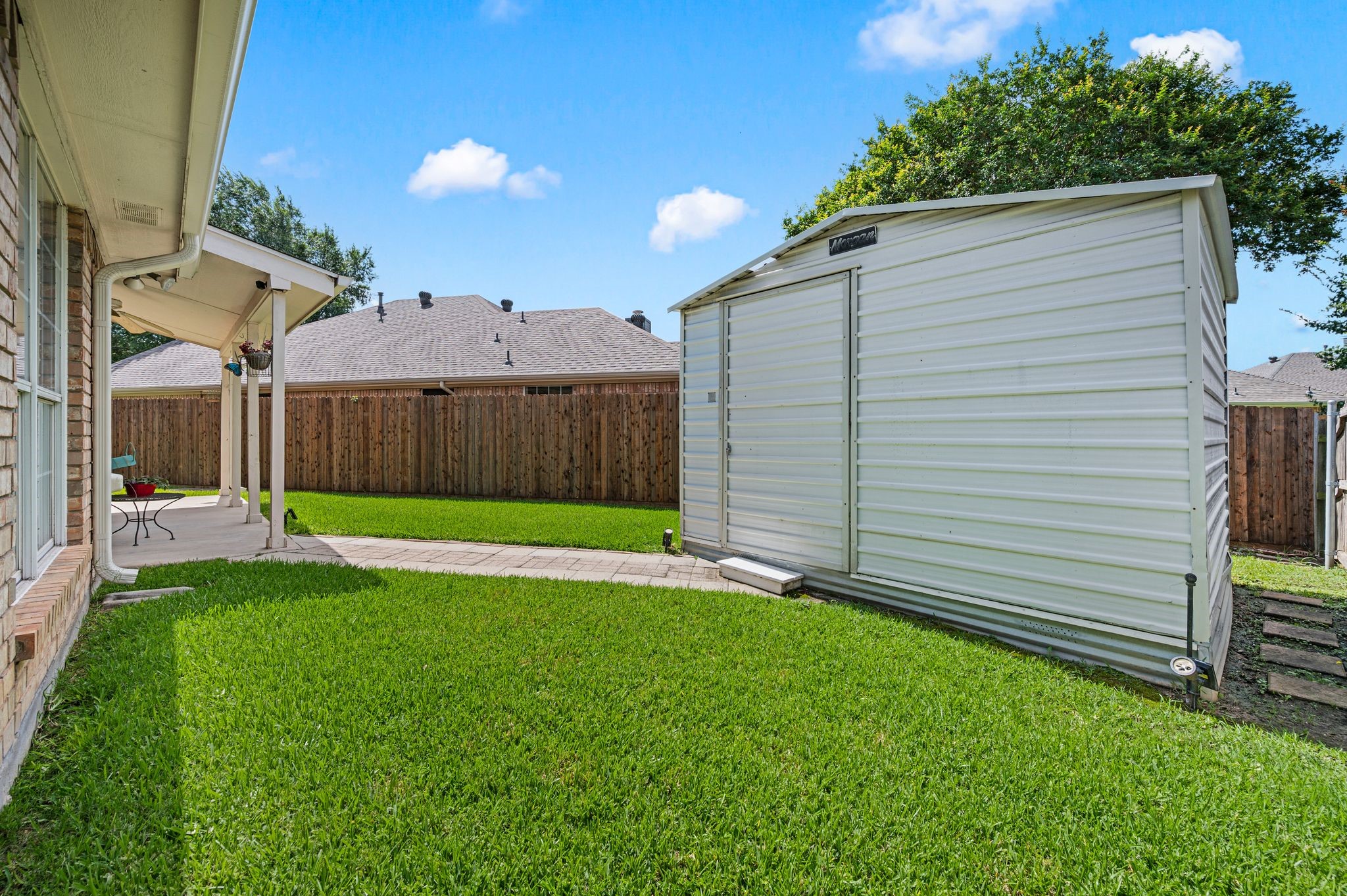 2732 Crystal Glenn Circle Hurst TX 76054