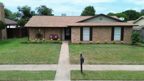2137 Village Green Drive Garland TX 75044