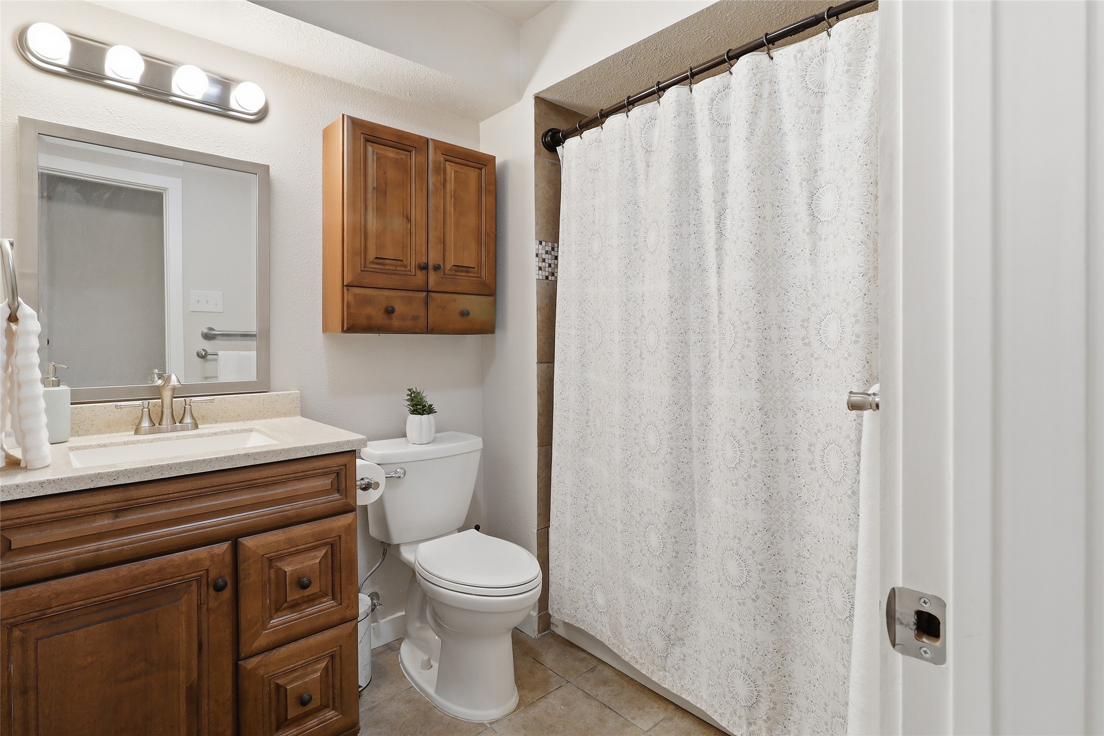 2137 Village Green Drive Garland TX 75044