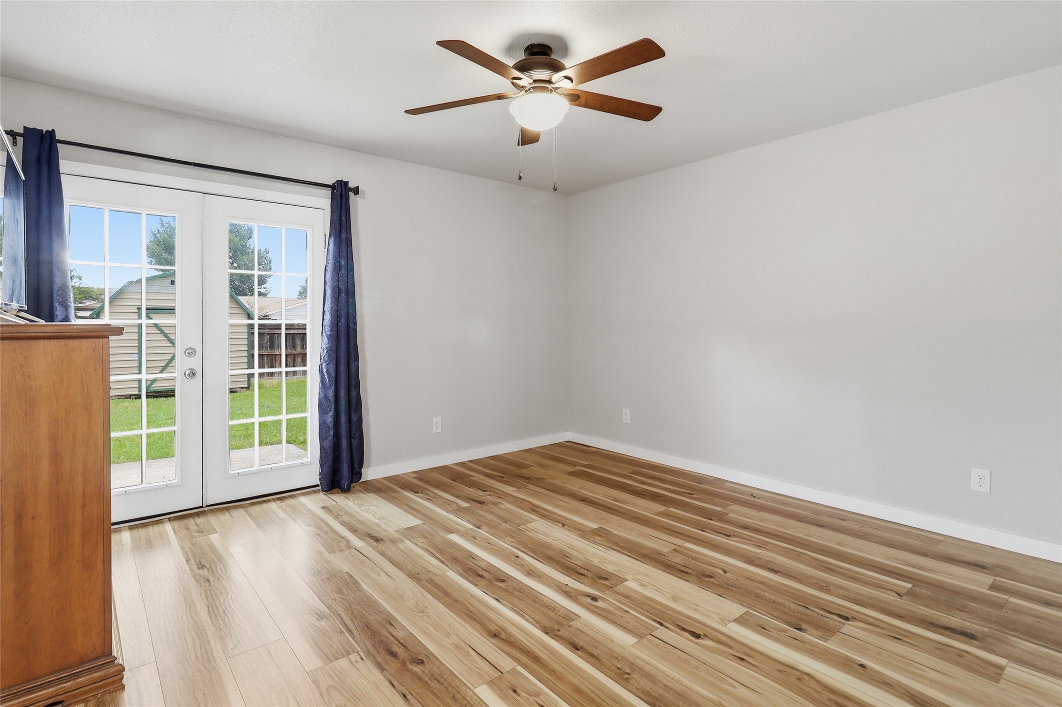 2137 Village Green Drive Garland TX 75044