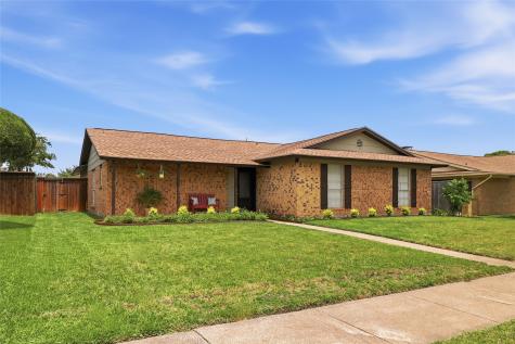 2137 Village Green Drive Garland TX 75044