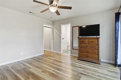2137 Village Green Drive Garland TX 75044