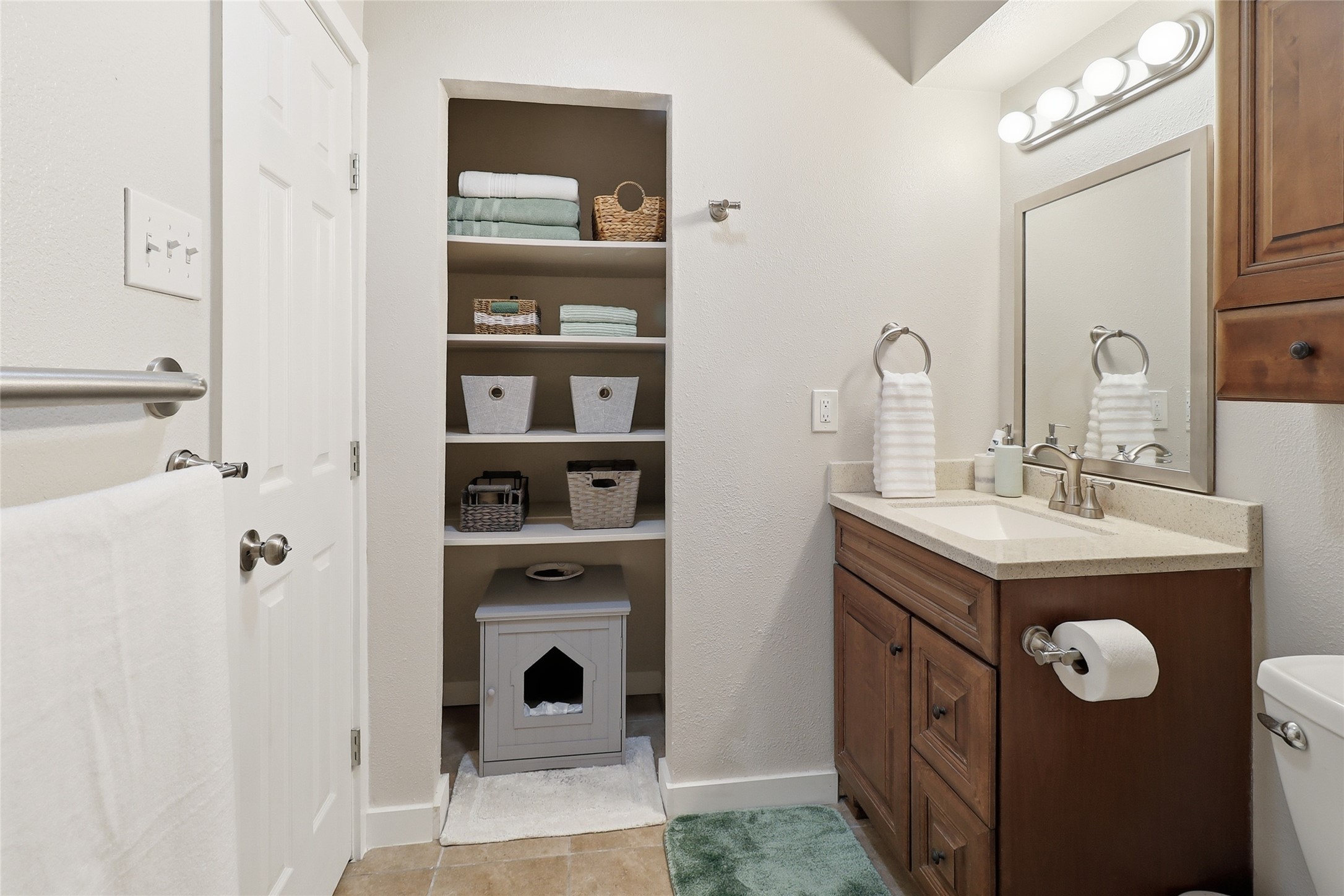2137 Village Green Drive Garland TX 75044