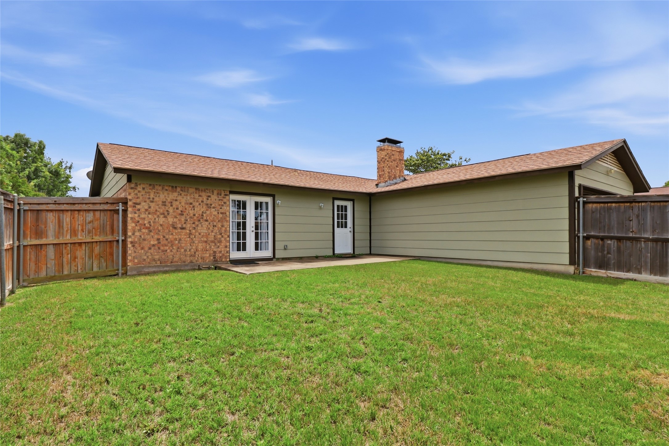 2137 Village Green Drive Garland TX 75044