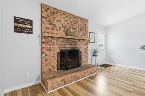 2137 Village Green Drive Garland TX 75044