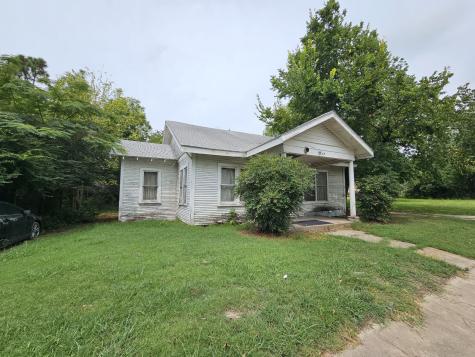 1715 Park Street Commerce TX 75428