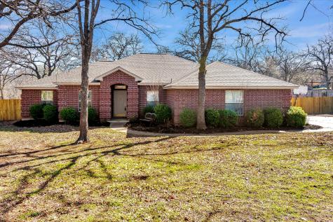 105 Mccullar Road Burleson TX 76028