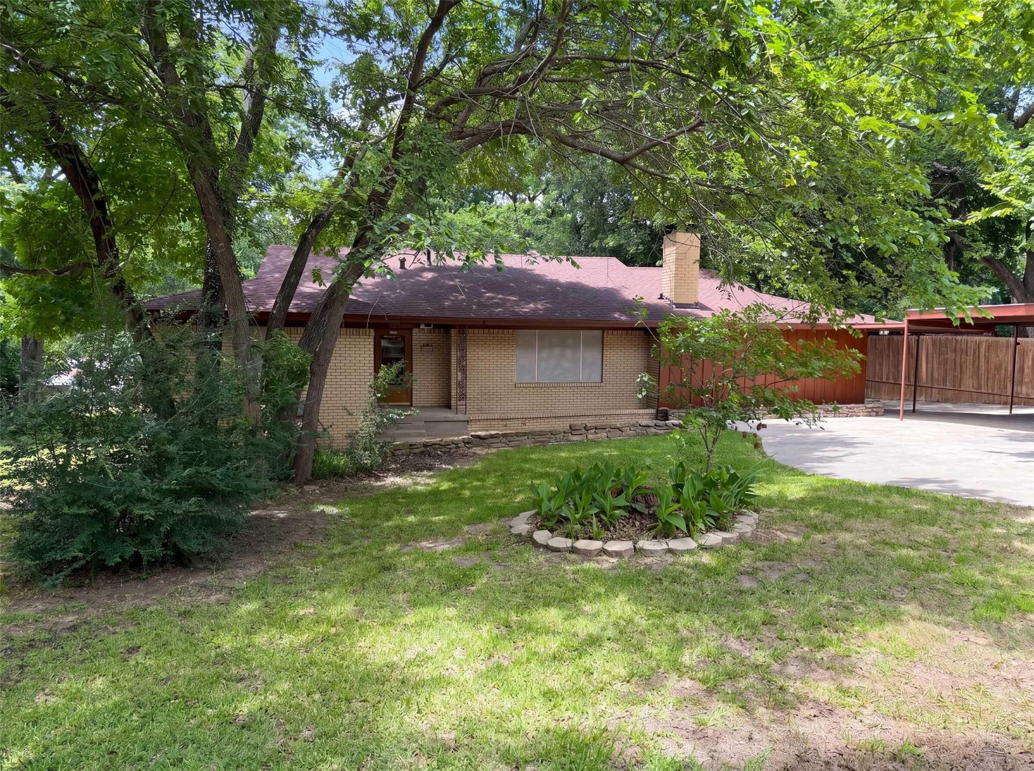 202 Vanshire Road W Lakeside TX 76108