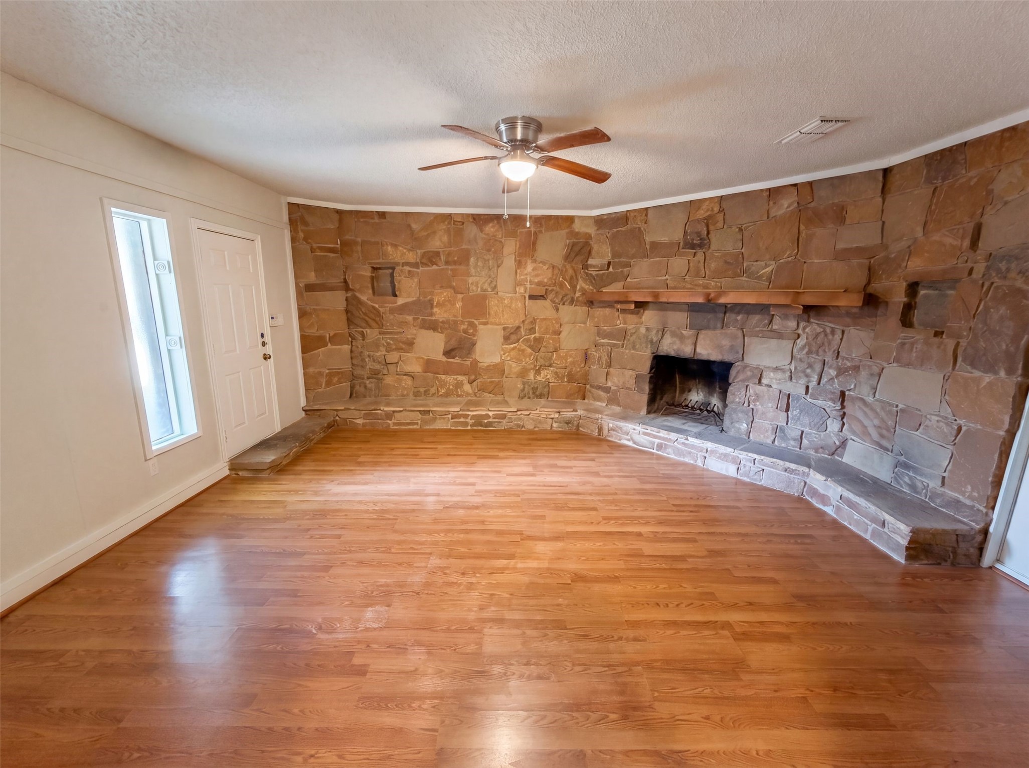 202 Vanshire Road W Lakeside TX 76108