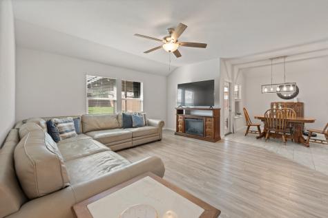806 Peighton Court Cleburne TX 76033