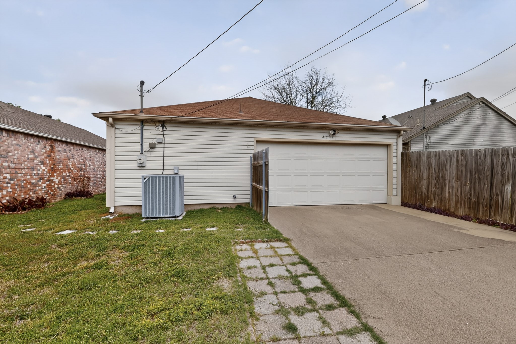 2424 Markland Street Irving TX 75060
