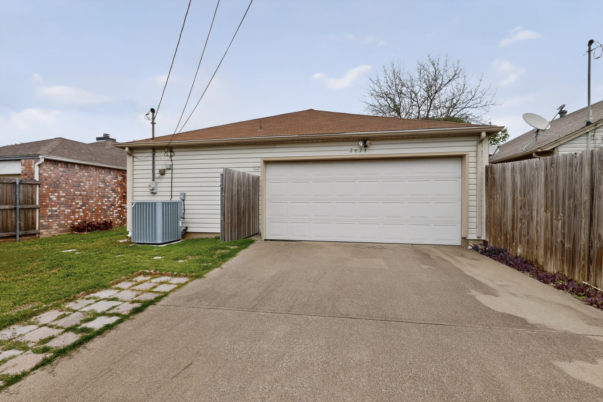 2424 Markland Street Irving TX 75060