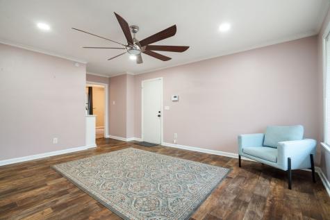1614 Seevers Avenue Dallas TX 75216