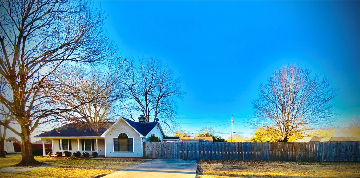 309 Allison Avenue Groesbeck TX 76642